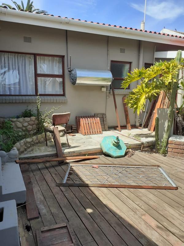 3 Bedroom Property for Sale in Albertinia Western Cape